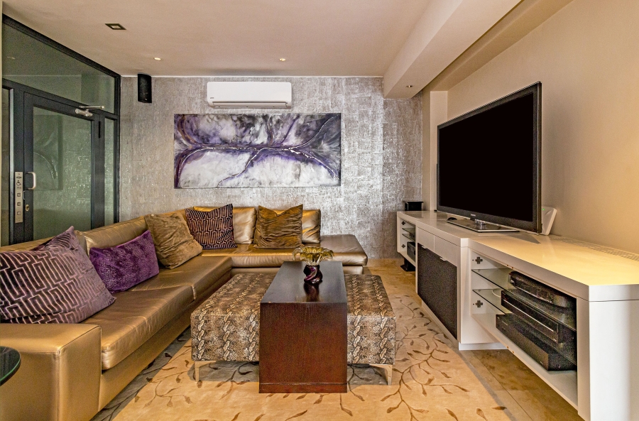 To Let 4 Bedroom Property for Rent in Mountainside Western Cape